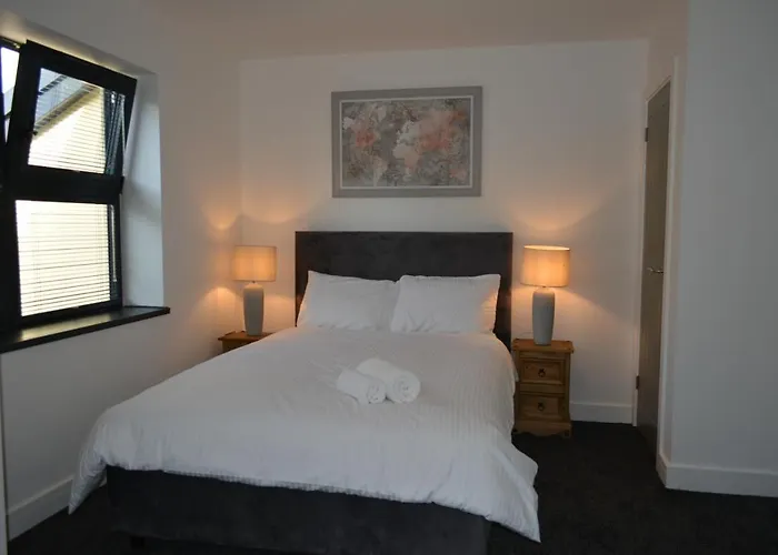 8 Jarn Court