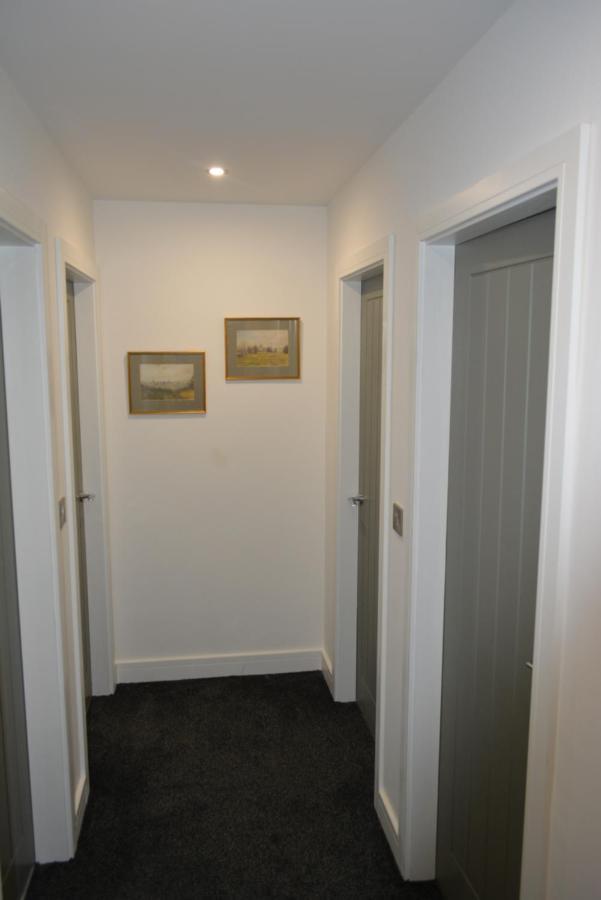 8 Jarn Court *
